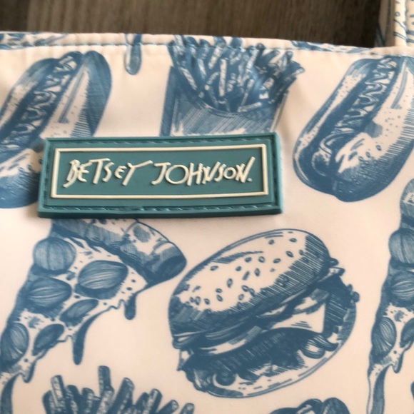 Betsey Johnson Insulated Satchel Lunch Tote White & Blue Fast Food Print NWT - Picture 4 of 16